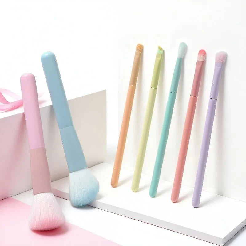 A full set of makeup tools including 7 colored makeup brushes, loose powder, contouring, eyeshadow, eyebrow brushes, etc