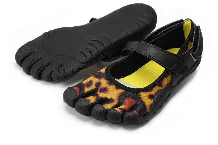 Outdoor Men Women Five Toes Shoes Lightweight Leather 5 Toes  Sneakers Quick Dry Hiking Shoes Upstream Shoes